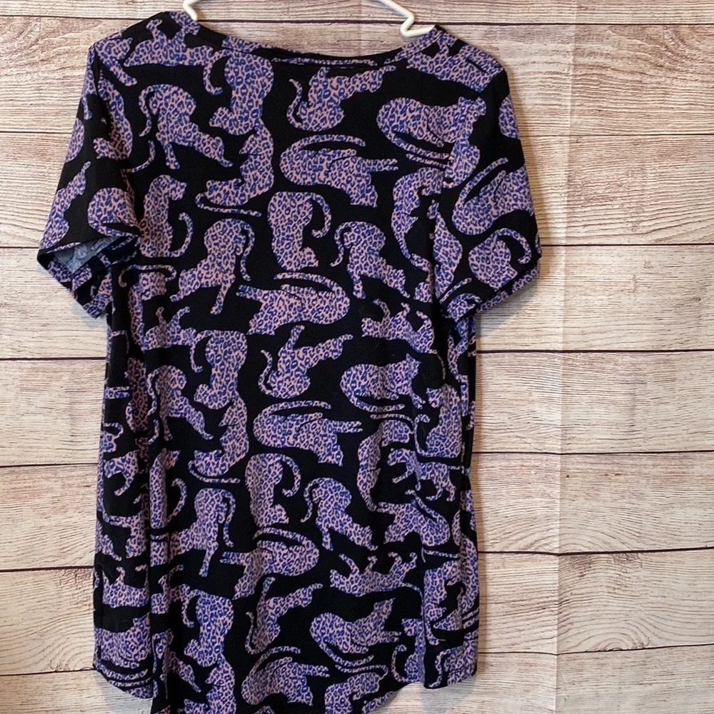 💜💜 LulaRoe Cheetah Short Sleeve Top Size L